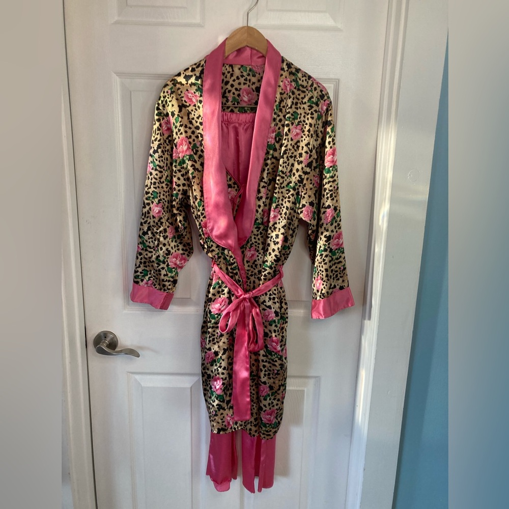 Vintage Robe with belt, cami & pajama pants size medium